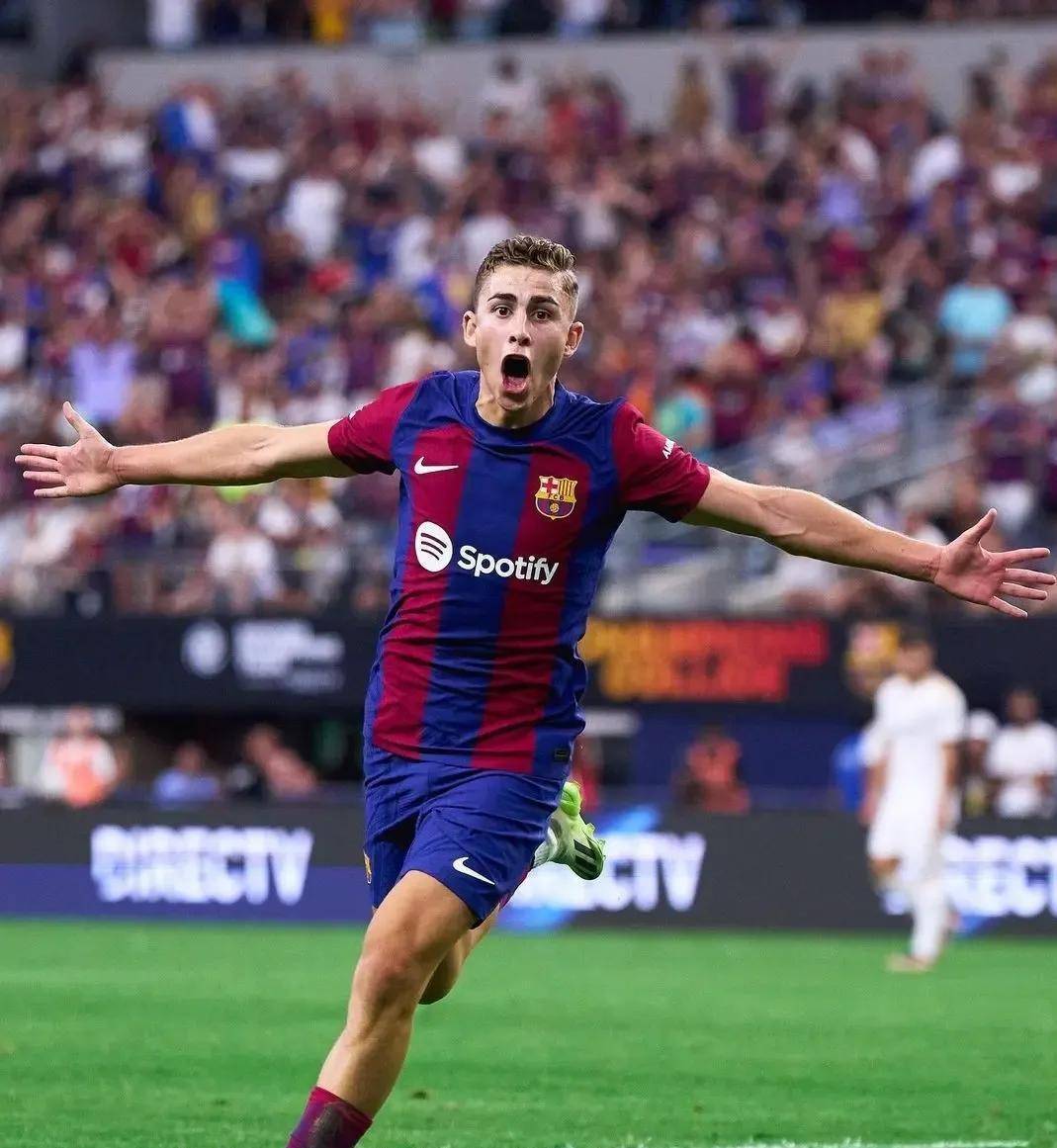 雷火电竞主播-足坛新星梅开二度，引领球队取胜