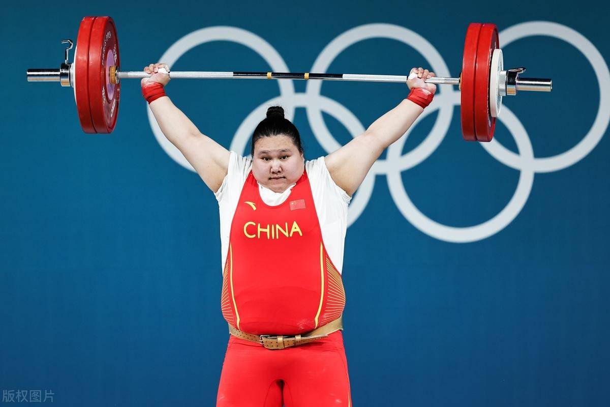 举重比赛惊现意外，选手突然爆发创造佳绩的简单介绍