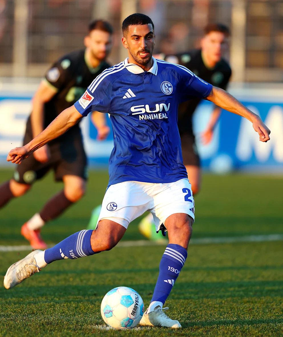 包含沙尔克客场惨败，需寻找突破口的词条