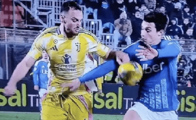 曼联主场遗憾出局,回顾失误 曼联主场遗憾出局,回顾失误