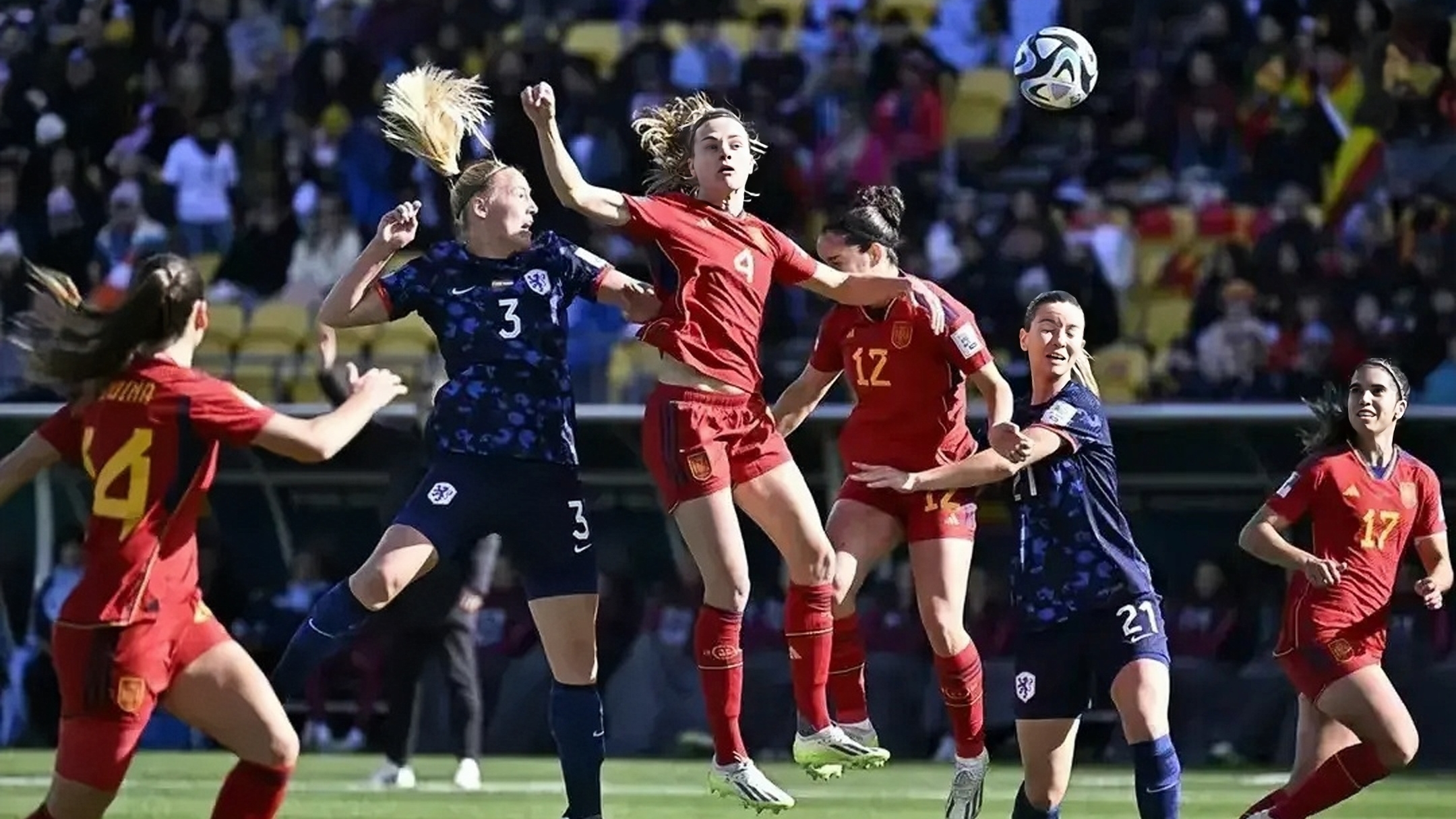 荷兰女足战胜挑战，晋级半决赛