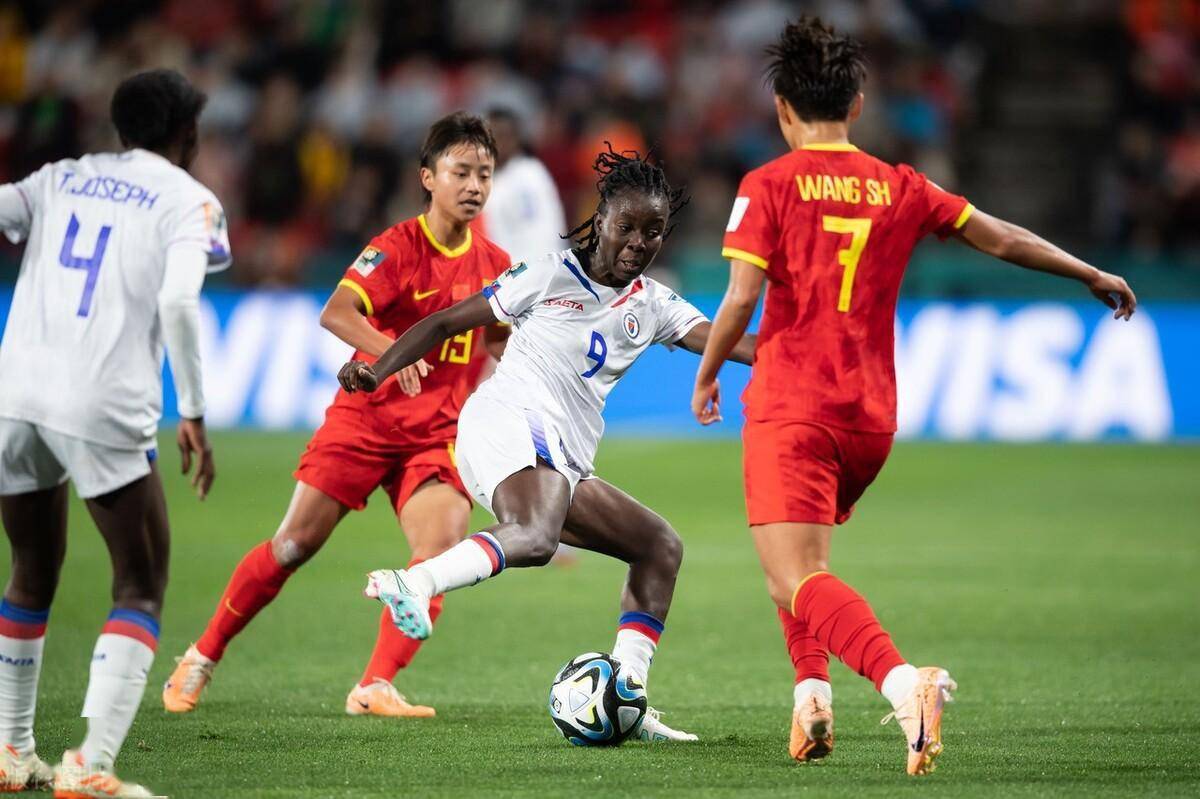 雷火电竞官网-英格兰队逆转日本队，梁靖崑惊艳四座